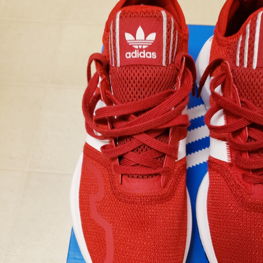 11 1/2 Like New Adidas "Swift Run X" - image 3